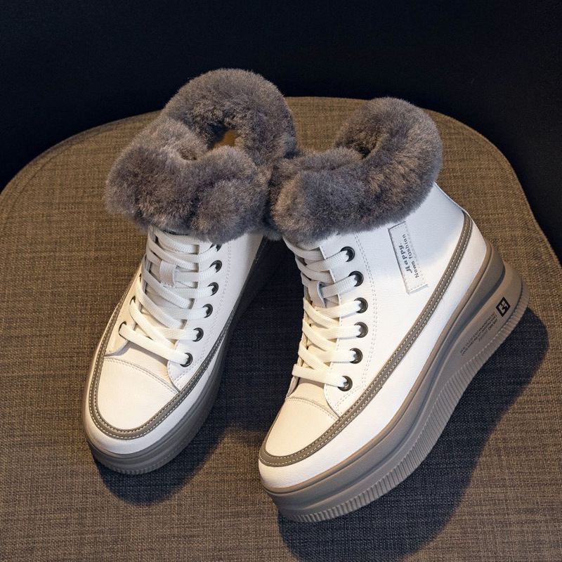 冬季時(shí)尚鞋履,溫暖之選,潮流前沿的溫暖鞋款