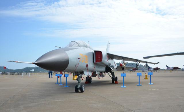 最新飛豹，翱翔知識海洋，自信鑄就輝煌人生