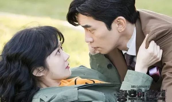 最新韓劇重生，小巷特色小店的魅力之旅揭秘