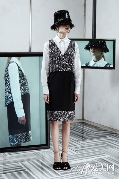 最新黑白配，時(shí)尚界的永恒經(jīng)典潮流回顧