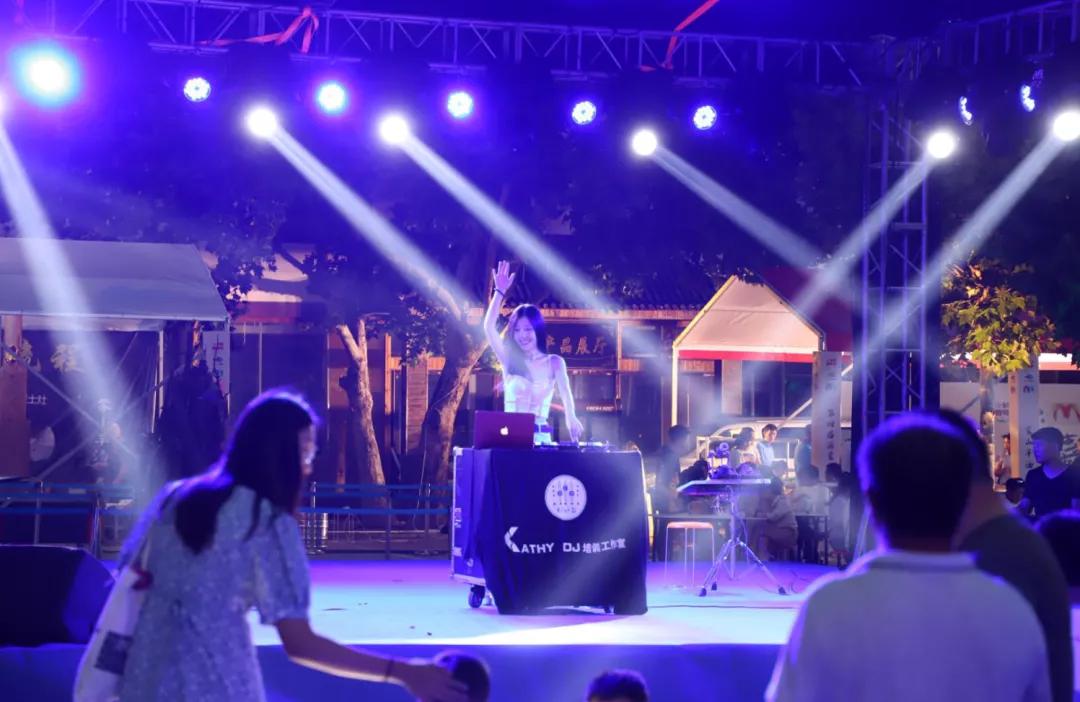 最新DJ秀，舞臺之光的閃耀