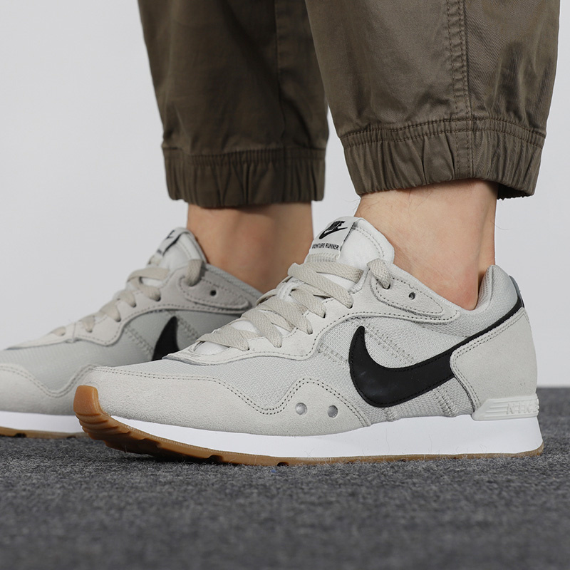 Nike最新款復古鞋,時尚與運動的完美融合
