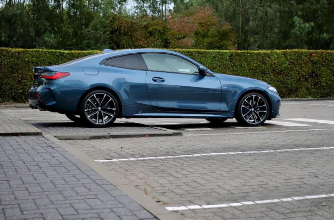 最新款B48,愛的紐帶與溫馨生活的日常