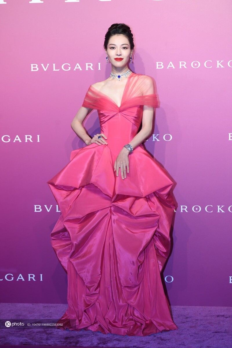 女明星最新活動亮相,時尚風采驚艷全場