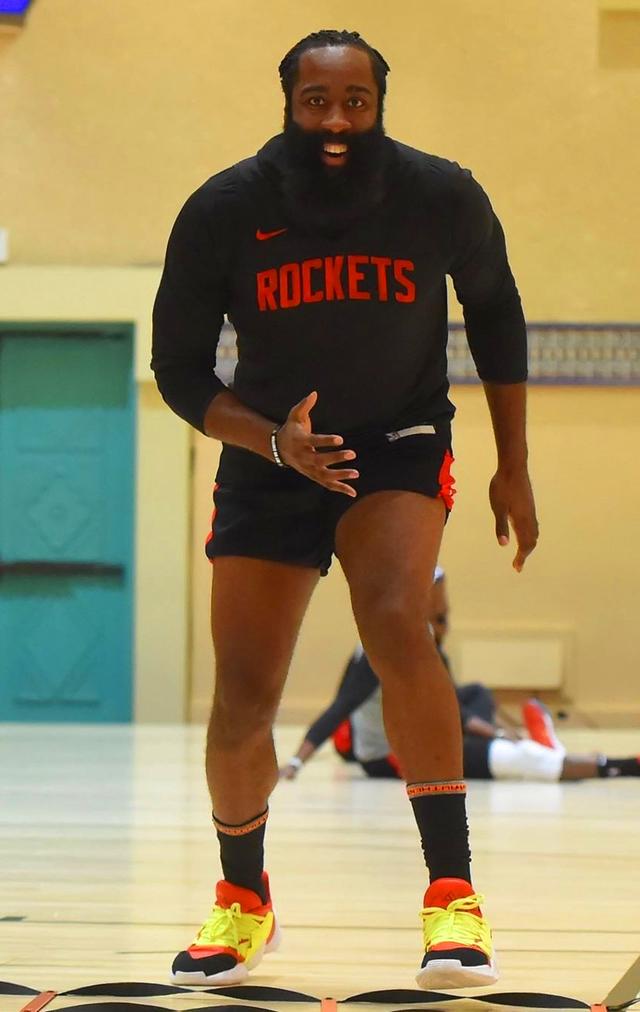 哈登最新造型,時(shí)尚潮流引發(fā)公眾關(guān)注熱潮