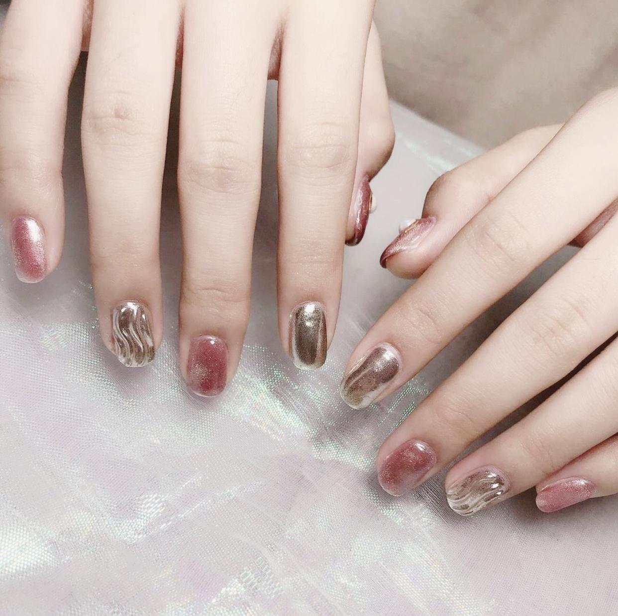 美甲早秋流行趨勢揭秘,小巷深處的最新時尚秘密