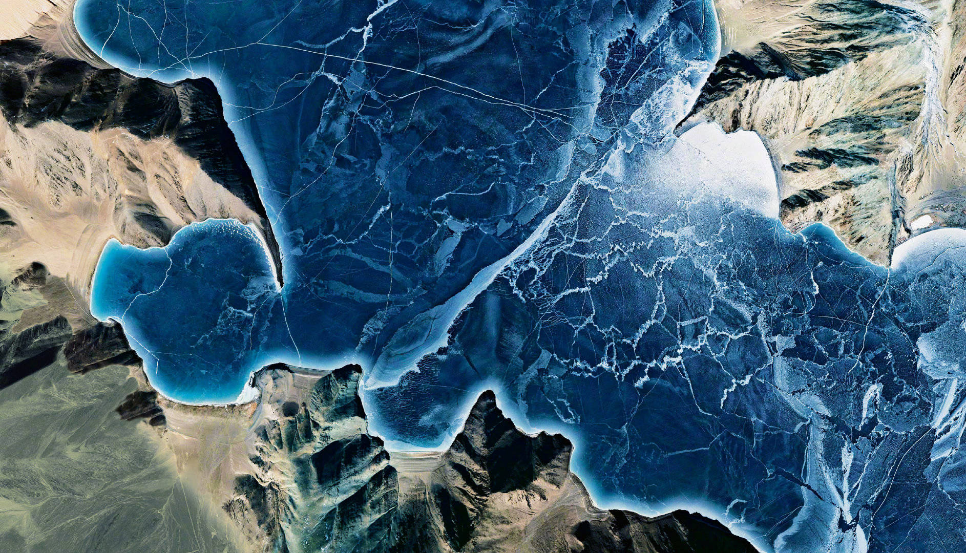 班公湖最新衛星圖，自然美景的夢幻探索之旅