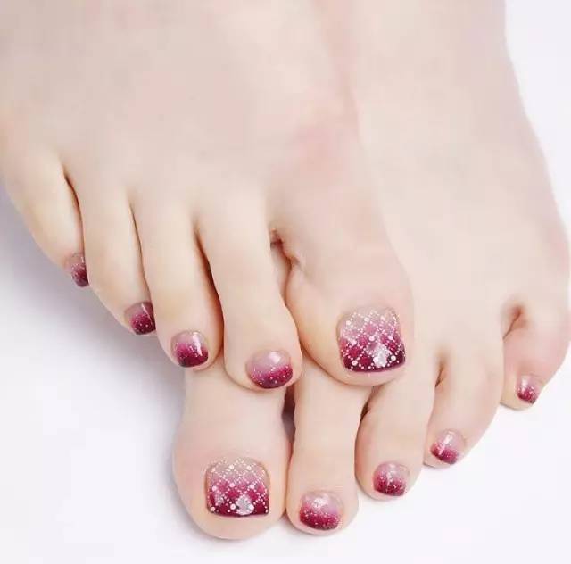 最新美甲腳趾甲時尚風潮的細致演繹與流行趨勢分析