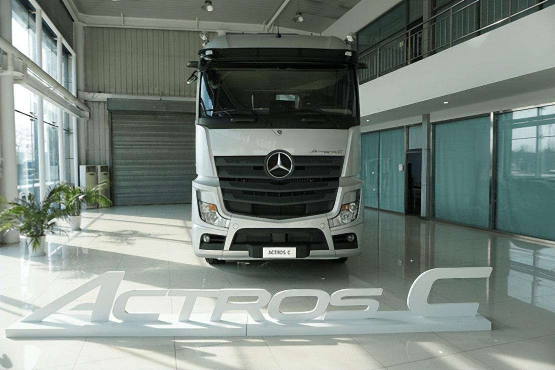 奔馳牽引車,未來科技重塑物流新紀元的力量標桿