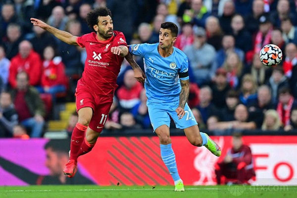 曼城與利物浦對(duì)決前瞻,小巷中的激情碰撞,最新預(yù)測(cè)揭秘勝者懸念