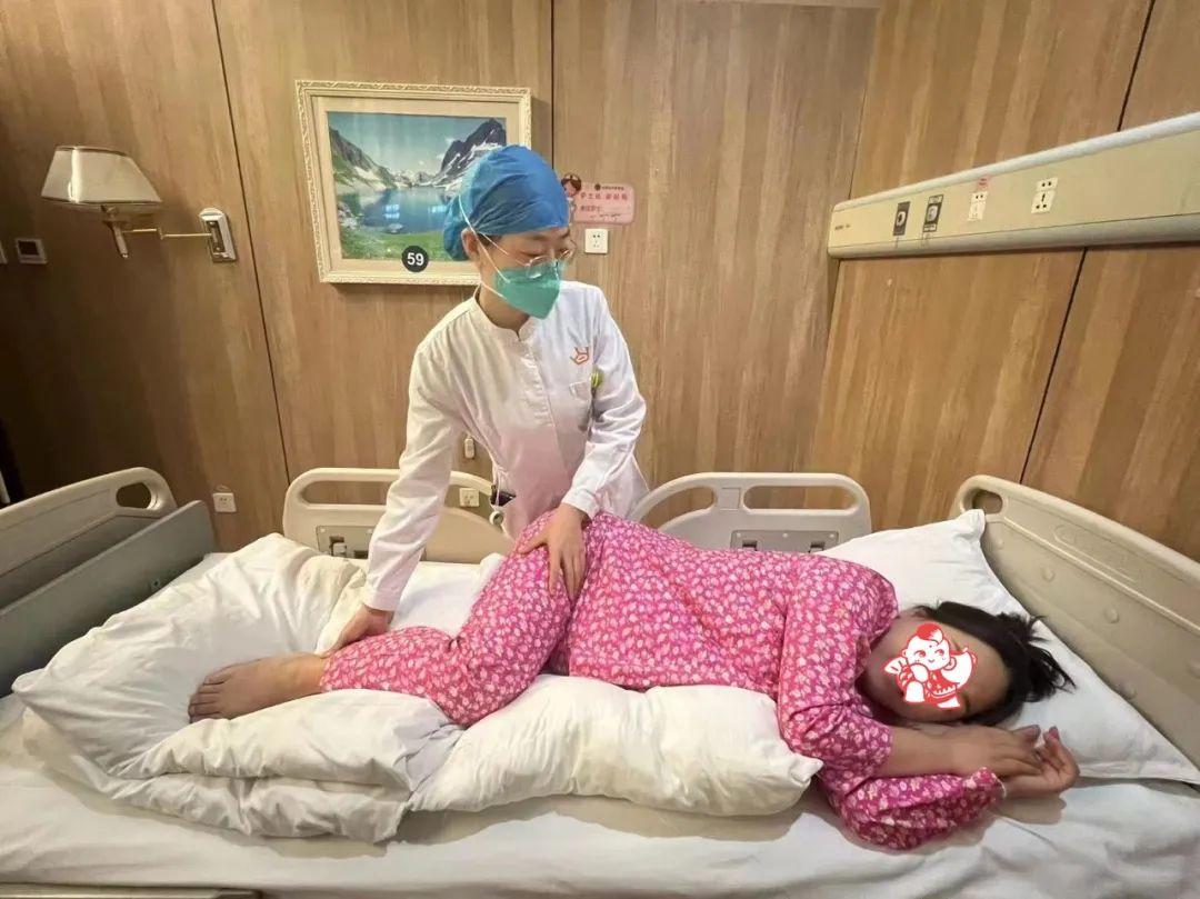 新冠肺炎數(shù)據(jù)下降,時代的挑戰(zhàn)與希望展望